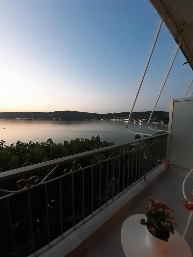 Irida's Sea Front With Astonishing View Apartment